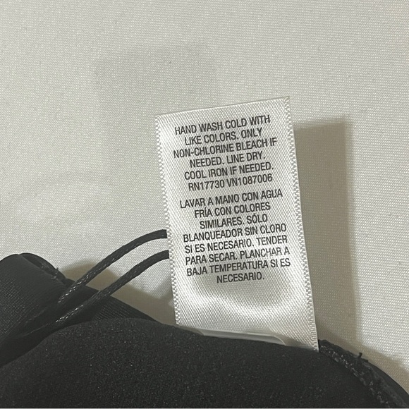 SHADE & SHORE Bikini Top Ruffles and Center Decorative Ring Black Medium 8/10 - Picture 6 of 9